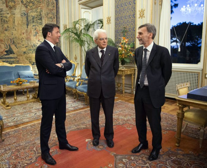 Da sinistra: Matteo Renzi, Sergio Mattarella, Graziano Delrio