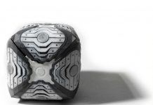 Un mattone che pensa e si muove