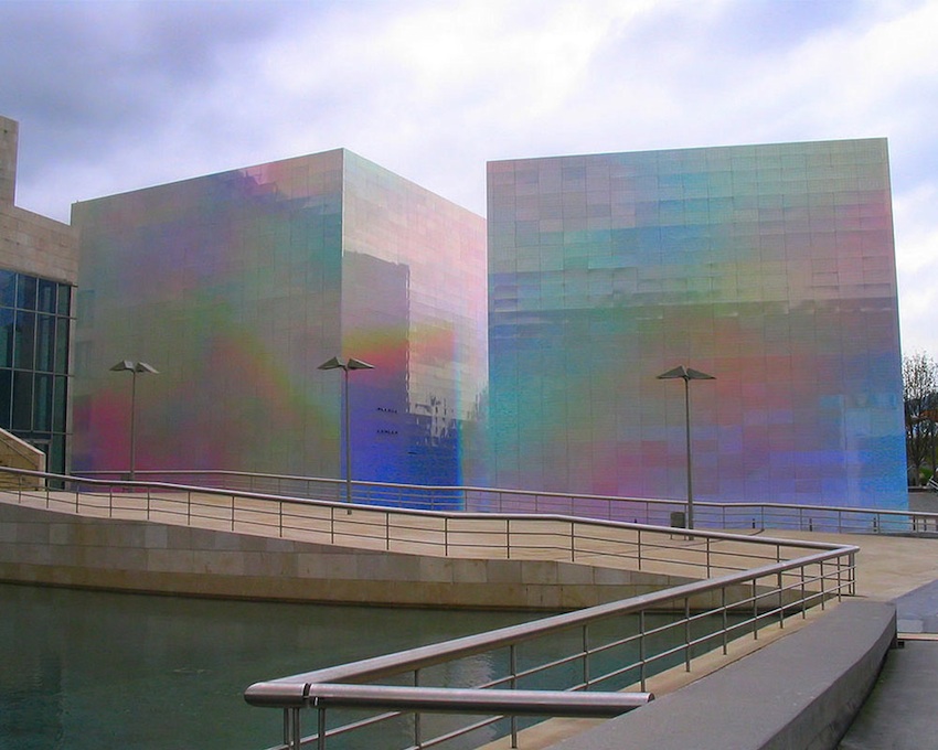 L'istallazione di Hiro Yamagata, battezzata Quantum Field X3, al Museo Guggenheim di Bilbao