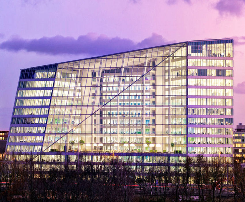 The Edge, il palazzo per uffici ad Amsterdam, progettato dallo studio londinese Plp Architeture