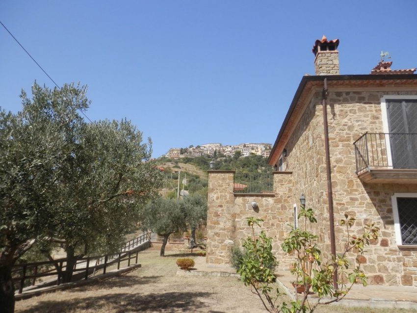 Borghi d'Italia, casa in pietra in vendita a Castellabate (SA)