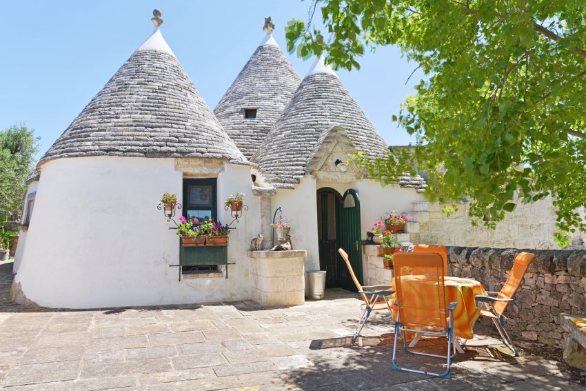 Borghi d'Italia, trullo in vendita a Locorotondo (BA)