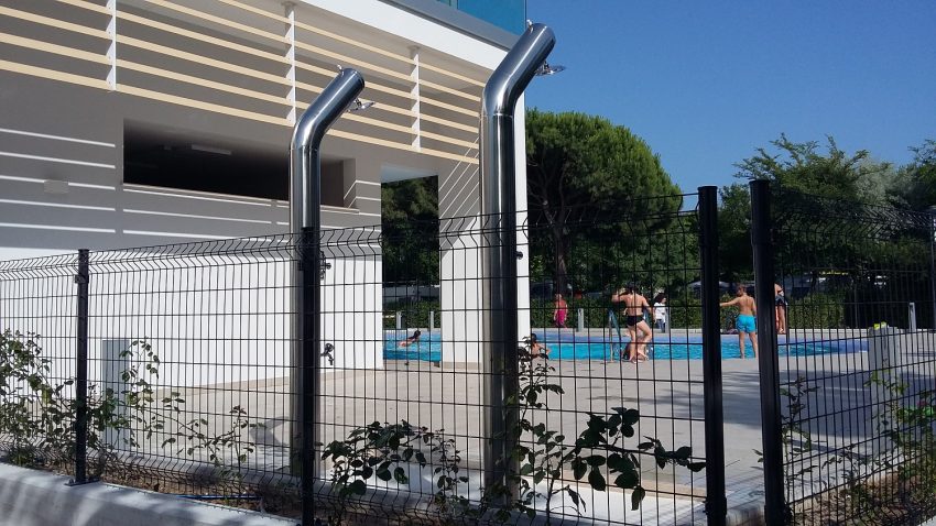 Betafence, recinzioni per piscine di struttura turistica