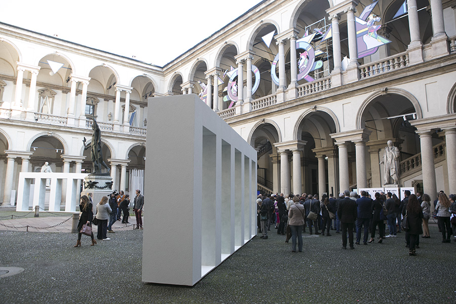 White in the city, Brera