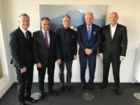 Il nuovo cda. Jobst Wagner (al centro), Thomas Endres (secondo da destra), Stefan Girschik (secondo da sinistra), Philipp Endres (a destra), Marco Zahnd (a sinistra)