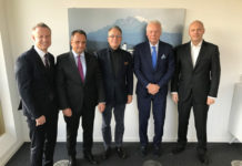 Il nuovo cda. Jobst Wagner (al centro), Thomas Endres (secondo da destra), Stefan Girschik (secondo da sinistra), Philipp Endres (a destra), Marco Zahnd (a sinistra)