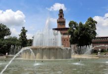 La fontana davanti al Castello Sforzesco di Milano