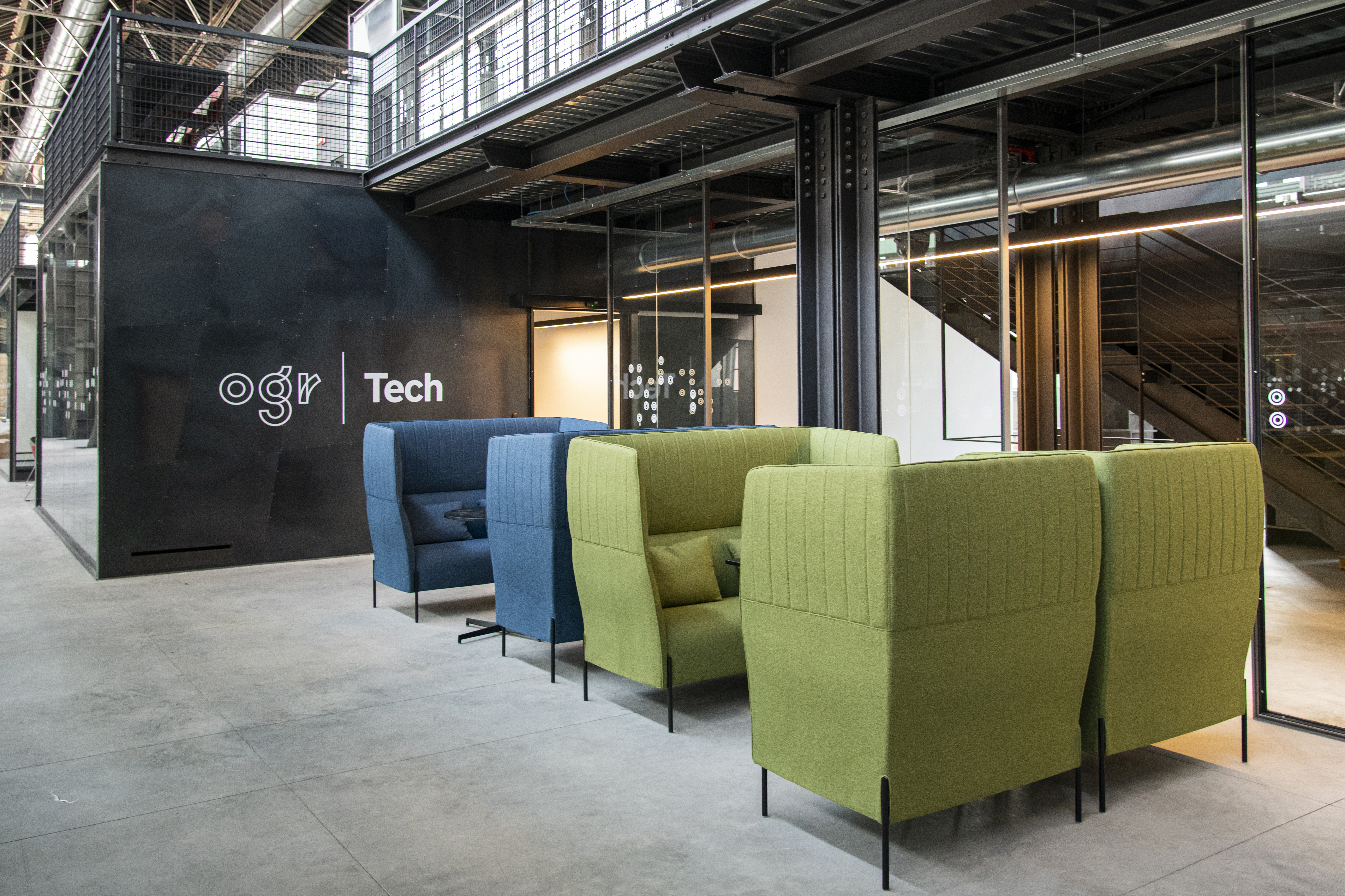 Area chat sofa all'interno di Ogr Tech