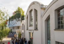 Scuola Mohole, nel Lambrate District