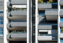 Edificio con elementi prefabbricati