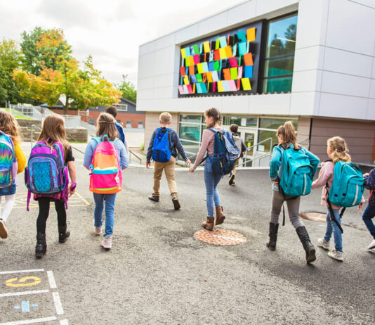 Cortili scolastici più verdi e freschi con il modello Deerns Italia