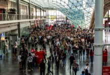 Visitatori al Salone del Mobile