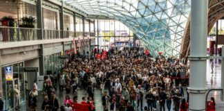 Visitatori al Salone del Mobile
