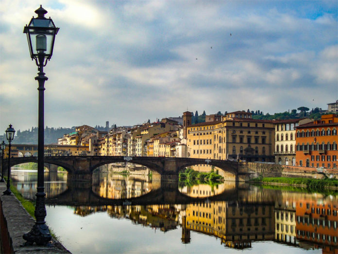 Firenze, le case affacciate sull'Arno