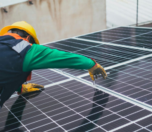 Installazione di un pannello fotovoltaico