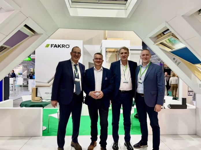 Da sinistra, Bruno Pernpruner Direttore Generale di Fakro Italia, Jacek Kulpa Direttore Export Fakro Group, Jaroslaw Stadnik amministratore Fakro Italia e Slawomir Gawlik Direttore Marketing Fakro Group.
