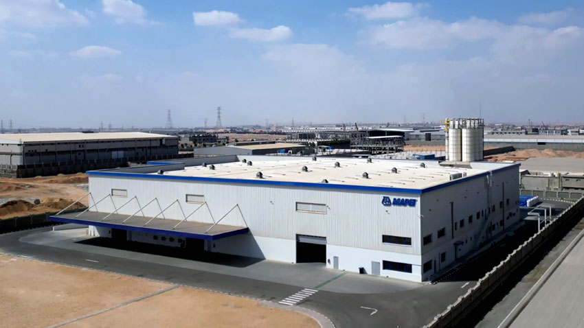 Lo stabilimento produttivo in Egitto di Mapei, nella Città del decimo Ramadan