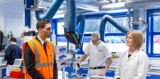Il ministro del Clima e dell'Ambiente norvegese in visita ai laboratori di ricerca Mapei in Norvegia