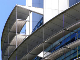 Unicmi: carpenteria metallica in salute Un edificio con carpenteria metallica